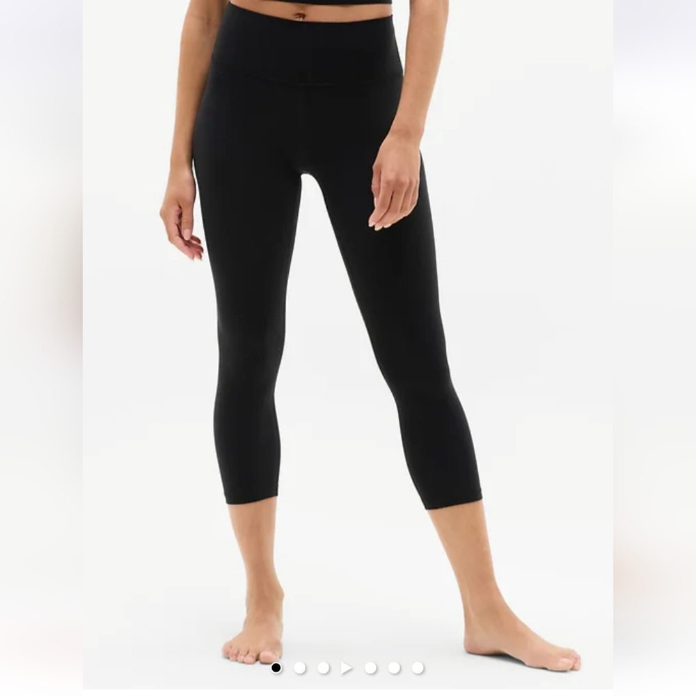 Athleta Transcend Capri M